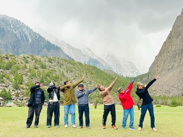 Family enjoying the scenic Family Kashmir Tour Package
